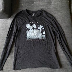 Long sleeve tee shirt